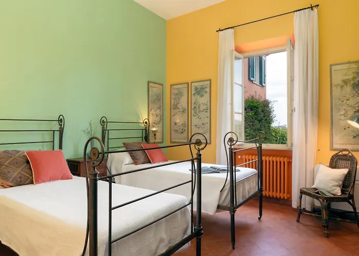 Casa Del Duca 10, Emma Villa