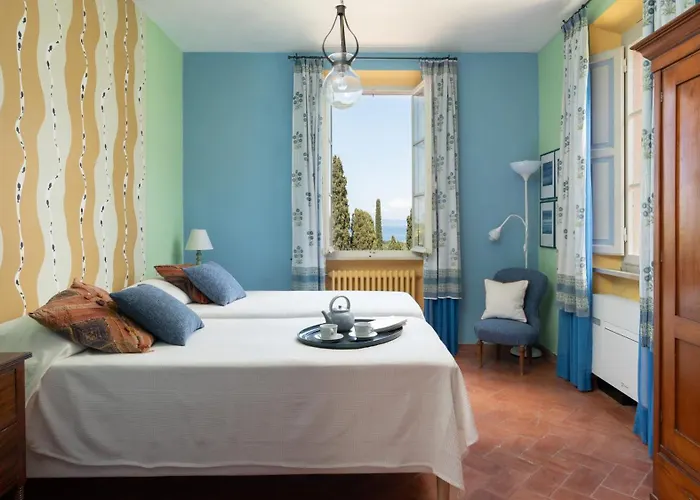 Casa Del Duca 10, Emma