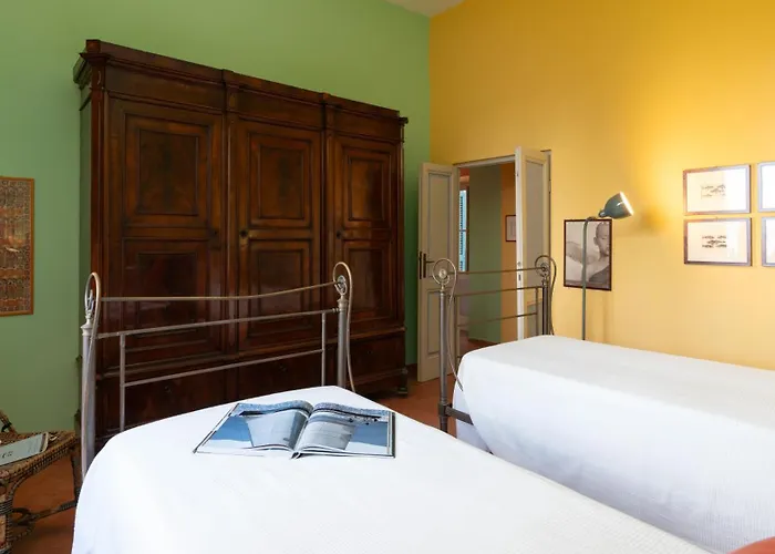 Casa Del Duca 10, Emma