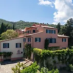 Casa Del Duca 10, Emma Villa