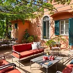 Casa Del Duca 10, Emma